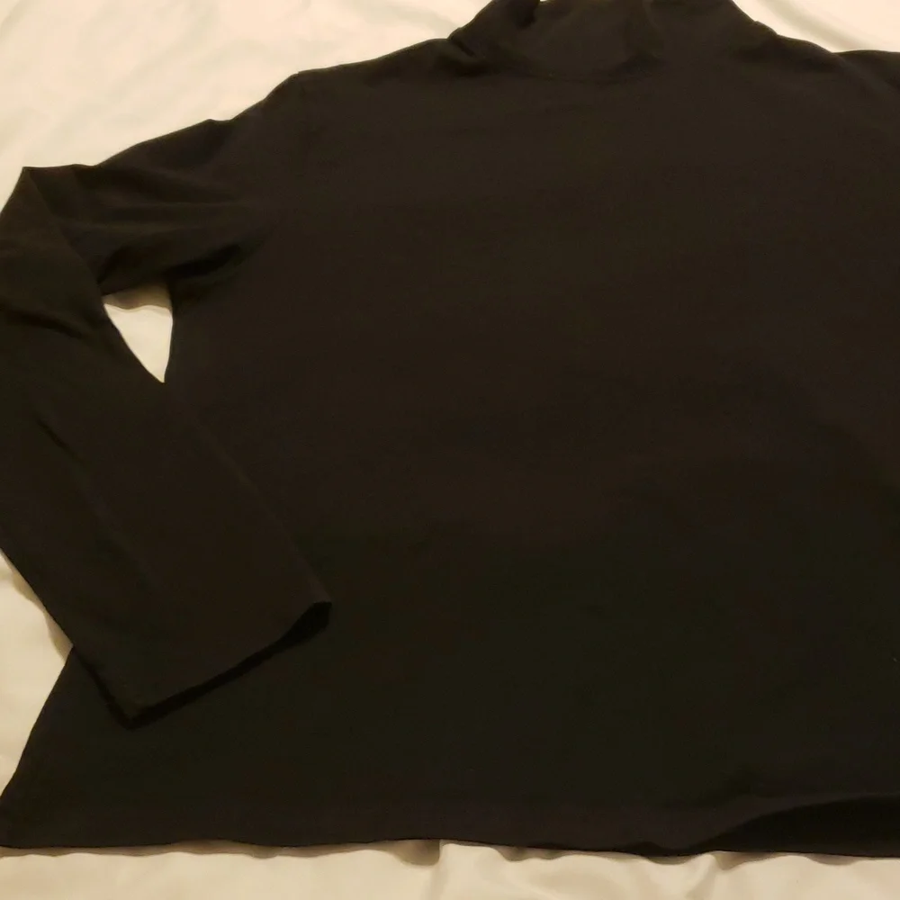 Julian Jones lg turtle neck - Picture 2 of 3